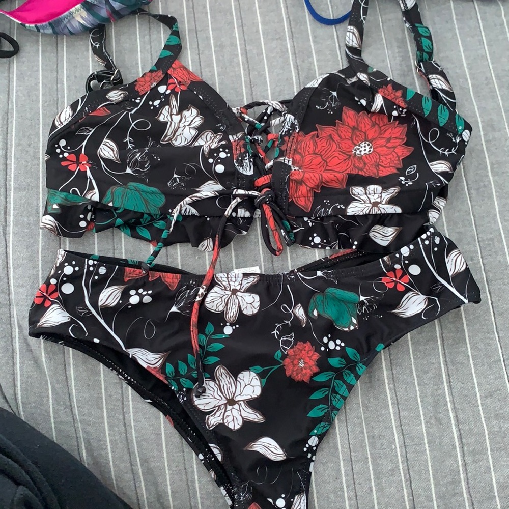 Cupshe Bikini